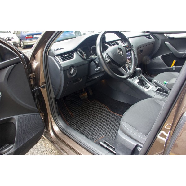 Фото - Коврики из экокожи в салон авто передние EVAtech для Octavia A7 AT Skoda 2013-2020 3 поколение Liftback EU (SK3639AV2AV4BBB)