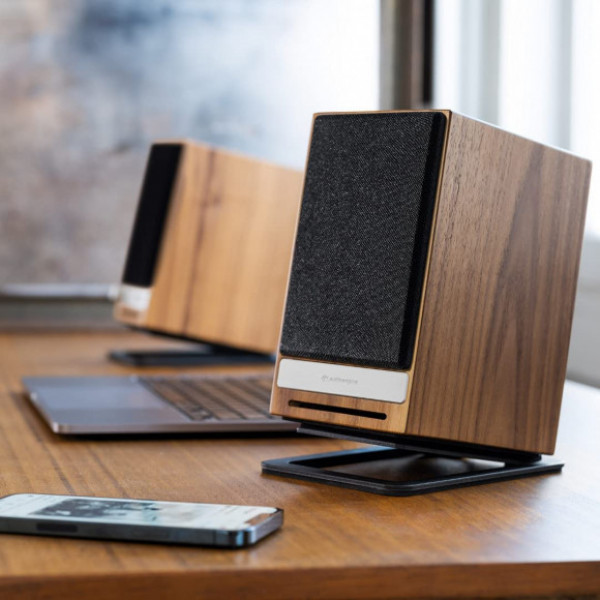 Фото - Компьютерная акустика обычная 2.0 Audioengine HD4 Walnut