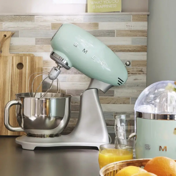 Фото - Кухонная машина Smeg SMF02PGEU