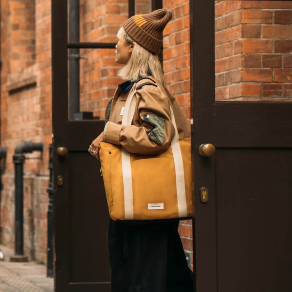 Фото - Сумка для ноутбуку Native Union W.F.A Tote Bag Pro Kraft (TOTE-PRO-BAG-KFT)