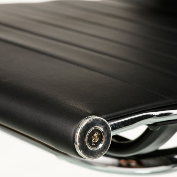 Фото - Крісло офісне Special4You Solano 2 Office Artleather Black (E7108)
