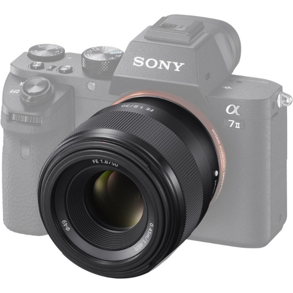 Фото - Об'єктив до фотокамери Sony 50mm, f/1.8 для камер NEX FF (SEL50F18F.SYX)
