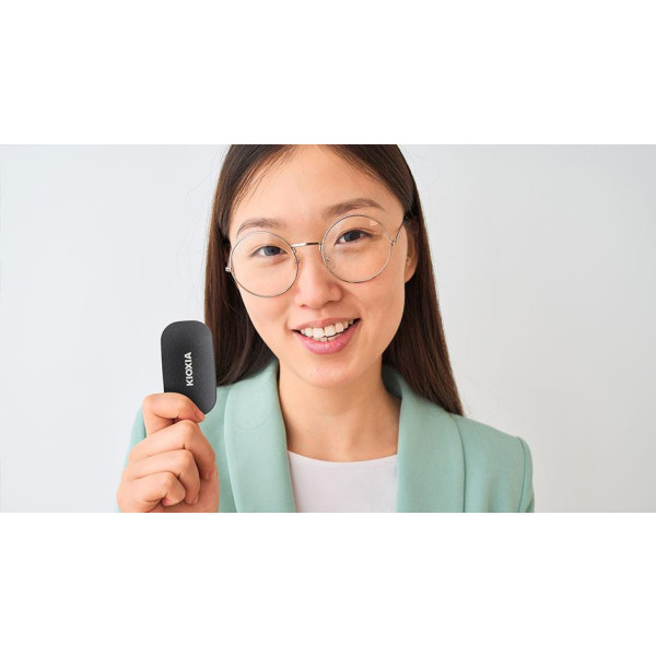 Фото - SSD-накопичувач зовнішній Kioxia SSD USB3.2 500GB (LXD20K500GG8)