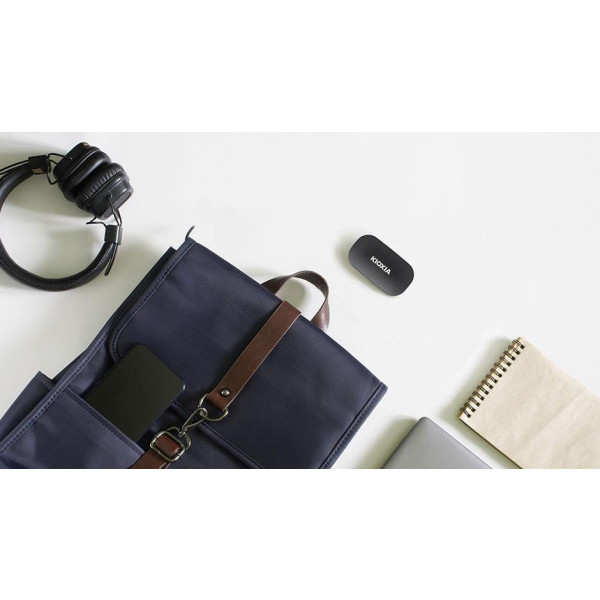 Фото - SSD-накопичувач зовнішній Kioxia SSD USB3.2 500GB (LXD20K500GG8)