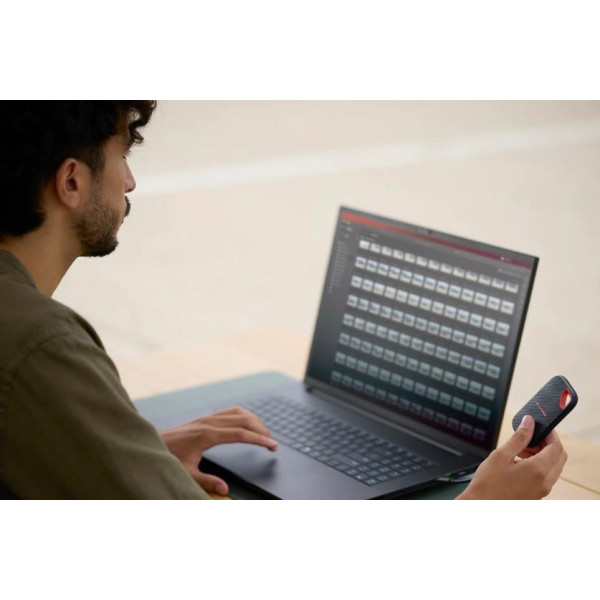 Фото - SSD-накопитель внешний SanDisk SSD USB3.2 1TB (SDSSDE70-1T00-G25)