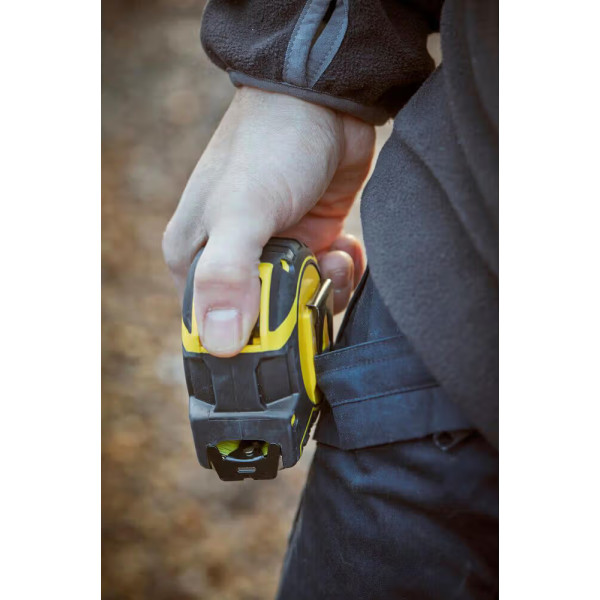 Фото - Рулетка Stanley FatMax Autolock 8м/26" х 25мм (FMHT43243-0)