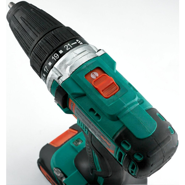 Фото - Дрель-шуруповерт Sturmax CDM3218LB