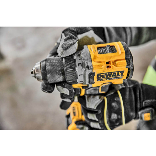 Фото - Дрель-шуруповерт DeWALT DCD800H2T