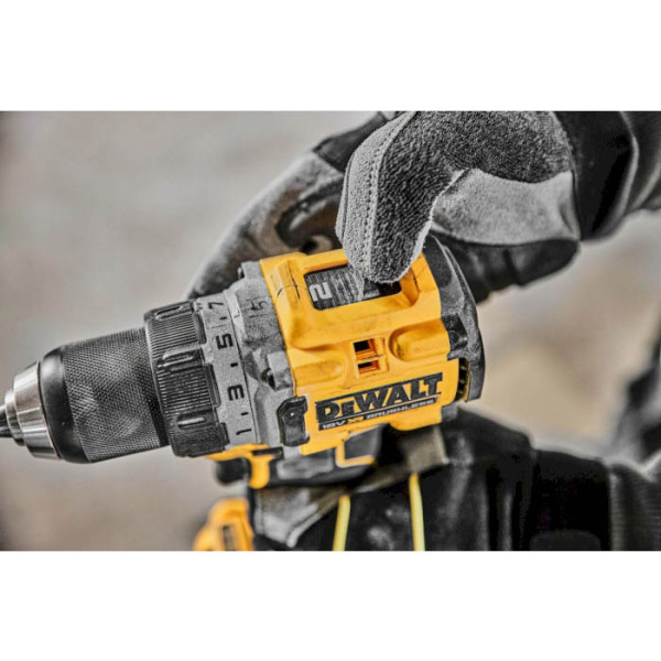 Фото - Дрель-шуруповерт DeWALT DCD800H2T