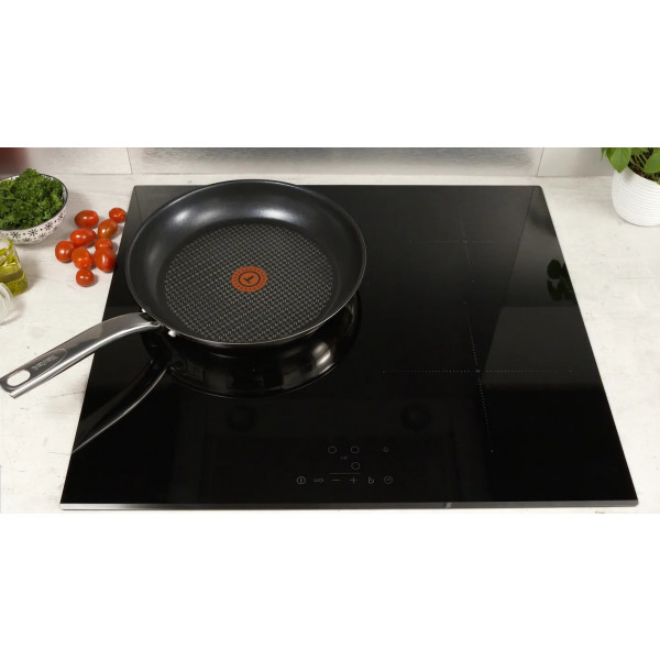 Фото - Сковорода універсальна Tefal A7030615 INTUITION 28 см