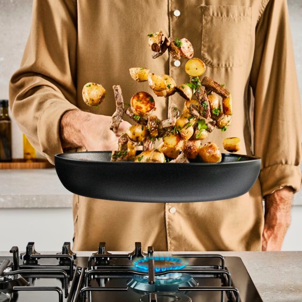 Фото - Сковорода ВОК Tefal G3391932 Exсell Cook 28 см