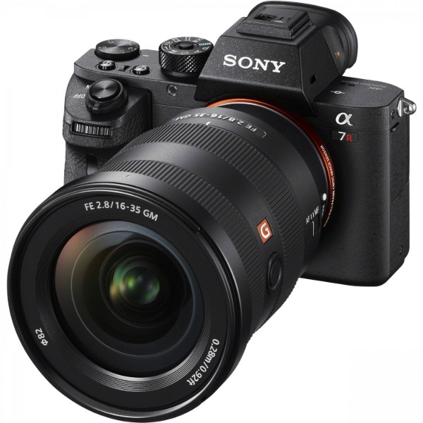 Фото - Объектив к фотокамере Sony 16-35mm f/2.8 GM for NEX FF (SEL1635GM.SYX)