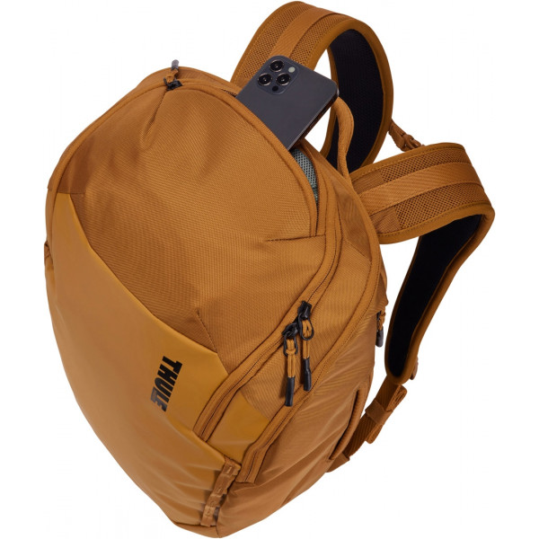 Фото - Рюкзак для ноутбуку Thule Chasm 26L TCHB-215 Golden Brown (3204983)