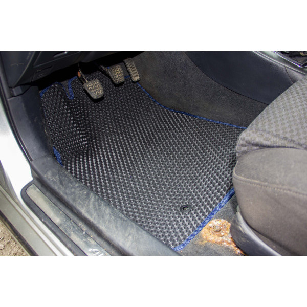Фото - Килимки з екошкіри в салон авто передні EVAtech для Avensis Toyota 2003-2008 2 покоління Sedan EU TY3238AD2LA2BBB
