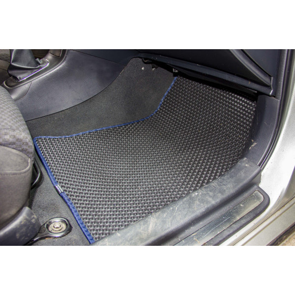 Фото - Килимки з екошкіри в салон авто передні EVAtech для Avensis Toyota 2003-2008 2 покоління Sedan EU TY3238AD2LA2BBB