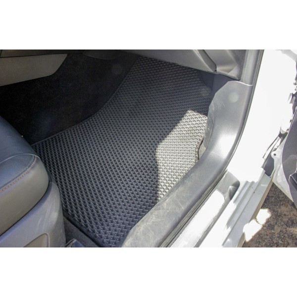 Фото - Коврики из экокожи в салон авто передние EVAtech для Camry (XV70) Toyota 2017-2024 8 поколение Sedan EU TY3245AV2TL2BBB