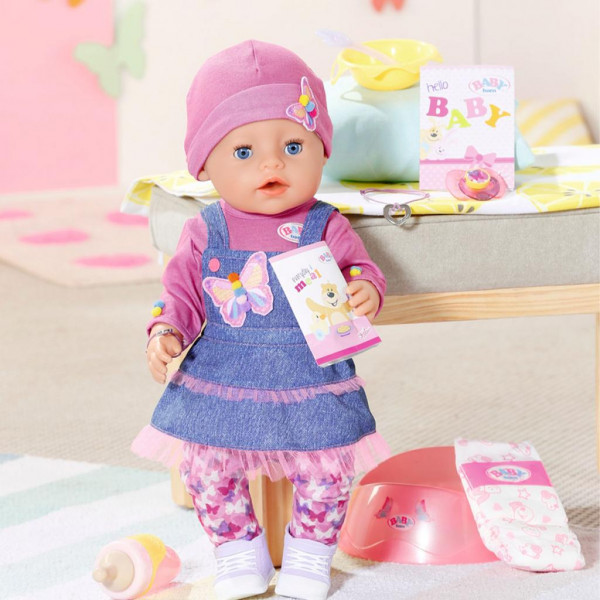 Фото - Интерактивный пупс Zapf Кукла Baby Born серии ''Нежные объятия'' - Джинсовый Лук (43 cm, с аксессуарами) (831298)