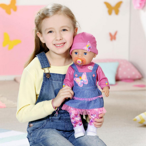 Фото - Интерактивный пупс Zapf Кукла Baby Born серии ''Нежные объятия'' - Джинсовый Лук (43 cm, с аксессуарами) (831298)