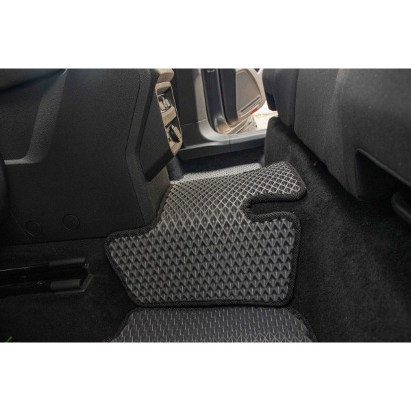 Фото - Коврики из экокожи в салон авто EVAtech ECO для Tiguan (Mk 2) Volkswagen 2016-2020 2 поколение SUV EU VW31492CQ7AV4BBB