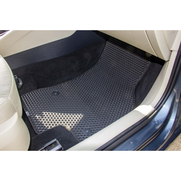 Фото - Коврики из экокожи в салон авто передние EVAtech для Octavia A7 AT Skoda 2013-2020 3 поколение Liftback EU (SK3639AG2AV4BBB)