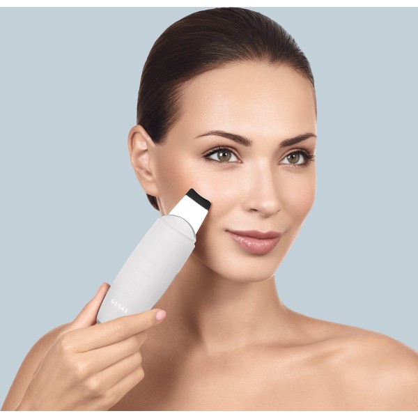 Фото - Прилад для чищення обличчя GESKE MicroCurrent Skin Scrubber & Blackhead Remover 9 в 1 (GK000044WH01)