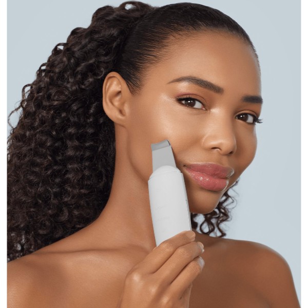 Фото - Прилад для чищення обличчя GESKE MicroCurrent Skin Scrubber & Blackhead Remover 9 в 1 (GK000044WH01)