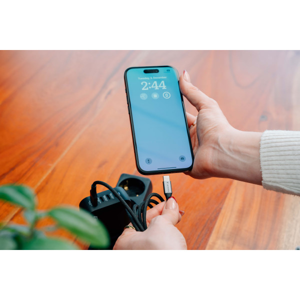 Фото - Кабель синхронізації даних Verbatim 100 Вт USB-C–USB-C 120 см Black (31846)