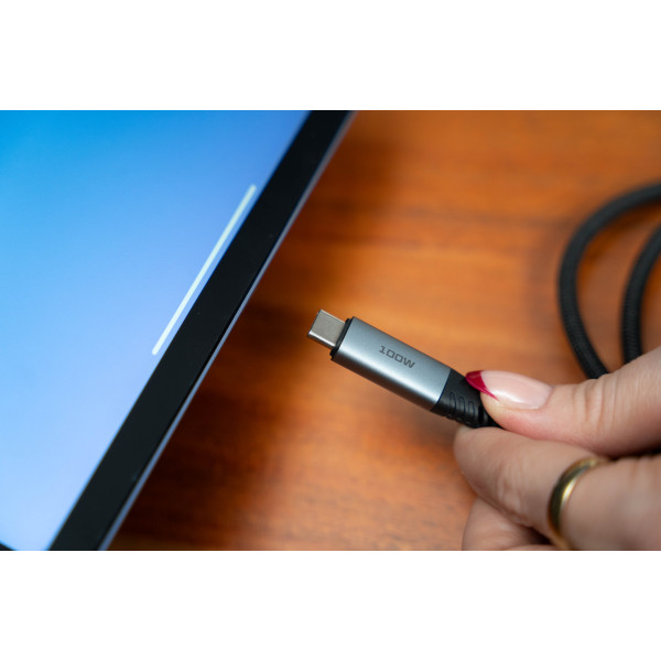 Фото - Кабель синхронізації даних Verbatim 100 Вт USB-C–USB-C 120 см Black (31846)