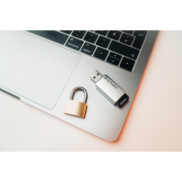 Фото - Флеш USB Verbatim Secure Pro with 256 AES -16 ГБ (98664)