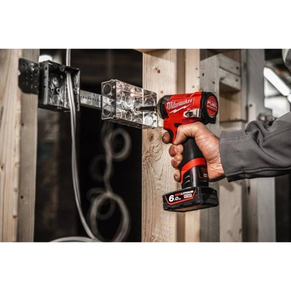 Фото - Гайковерт аккумуляторный Milwaukee M12 FID2-202X (4933479877)