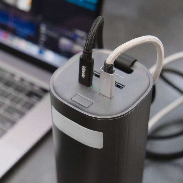 Фото - Батарея мобильная Vinnic MOUNT PARKER 60000 mAh 200W (VPPB-LF200WBK)