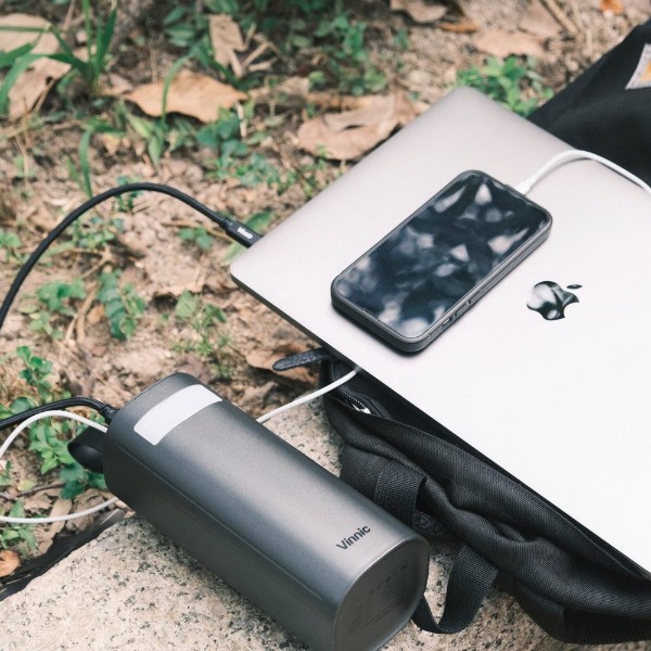 Фото - Батарея мобильная Vinnic MOUNT PARKER 60000 mAh 200W (VPPB-LF200WBK)
