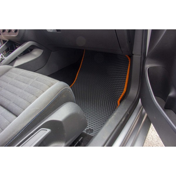 Фото - Килимки з екошкіри в салон авто передні EVAtech для Golf (V) AT Volkswagen 2003-2009 5 покоління Combi EU (VW32430A2AV4BBB)