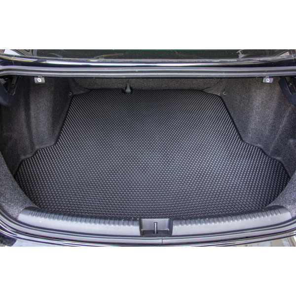 Фото - Килимок з екошкіри в багажник авто EVAtech для Jetta (VI) MT Volkswagen 2010-2018 6 покоління Sedan EU (VW3289B1BBB)