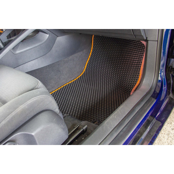 Фото - Килимки з екошкіри в салон авто передні EVAtech для Golf (V) MT 3-doors Volkswagen 2003-2009 5 покоління Htb EU (VW33072AB2TL4BBB)