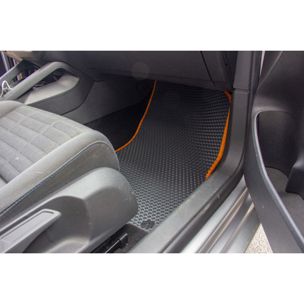 Фото - Килимки з екошкіри в салон авто передні EVAtech для Golf (V) MT 3-doors Volkswagen 2003-2009 5 покоління Htb EU (VW33072AB2TL4BBB)