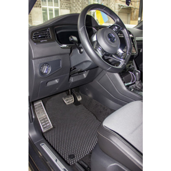Фото - Коврики из экокожи в салон авто передние EVAtech для Tiguan (Mk 2) Volkswagen 2016-2020 2 поколение SUV EU (VW31492AS2AV4BBB)