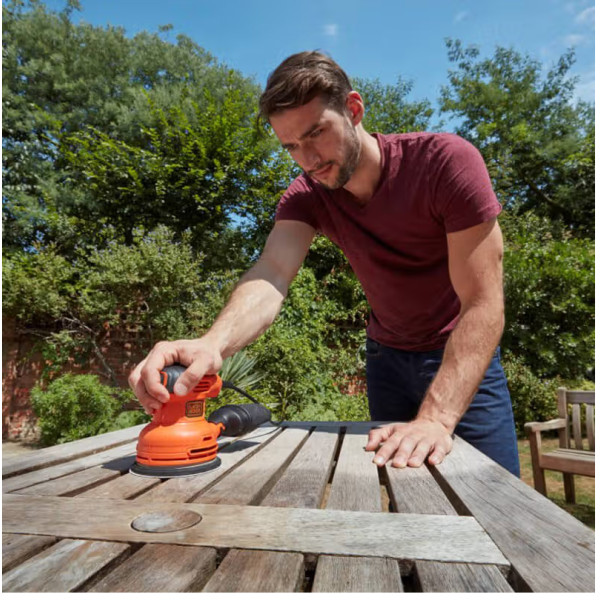 Фото - Ексцентрикова шліфовальна машина Black&Decker BEW210
