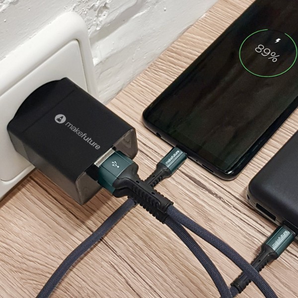 Фото - Мережевий зарядний пристрій MakeFuture 2.4A 2USB Auto-ID Black (MCW-22BK)