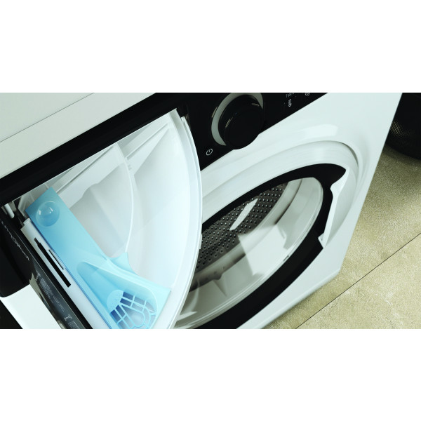 Фото - Пральна машина Whirlpool WRBSB 6228 B UA