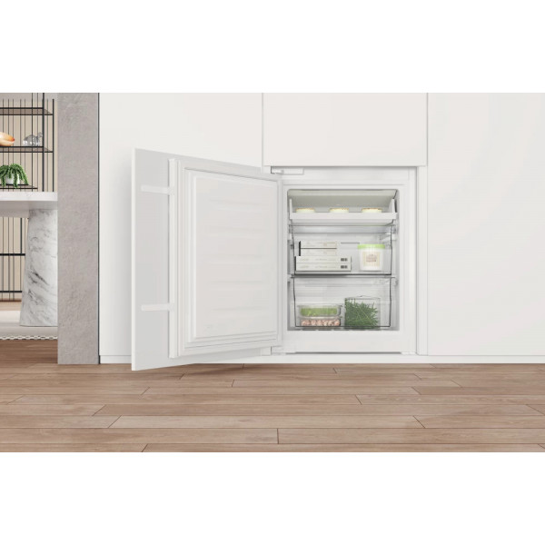 Фото - Холодильник встраиваемый Whirlpool WHC18 T311
