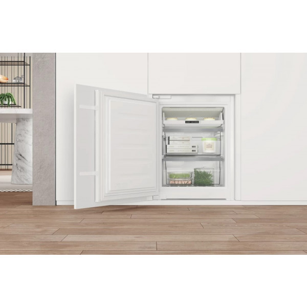 Фото - Холодильник встраиваемый Whirlpool WHC18T573
