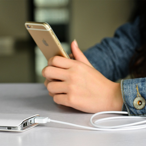 Фото - Кабель синхронізації даних HOCO X1 USB to iP 2.4A, 1m White (6957531032007)