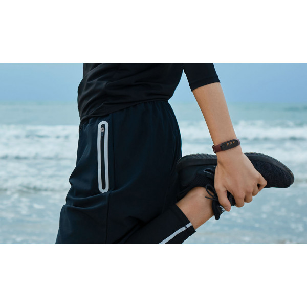 Фото - Фитнес-браслет Xiaomi Mi Smart Band 4 Wine