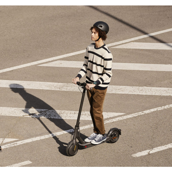 Фото - Електросамокат Xiaomi Mi Electric Scooter Essential Black (DDHBC08NEB)