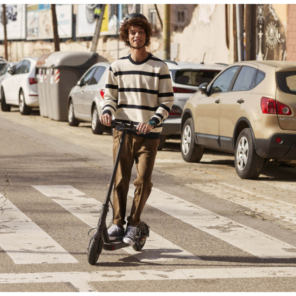Фото - Електросамокат Xiaomi Mi Electric Scooter Essential Black (DDHBC08NEB)