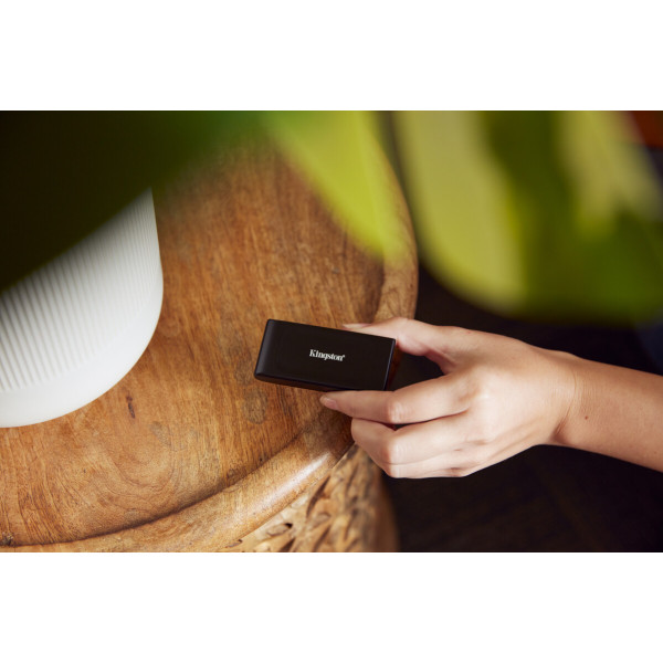 Фото - SSD-накопичувач зовнішній Kingston XS1000 Portable SSD 2000GB USB 3.2 Gen 2 (SXS1000/2000G)