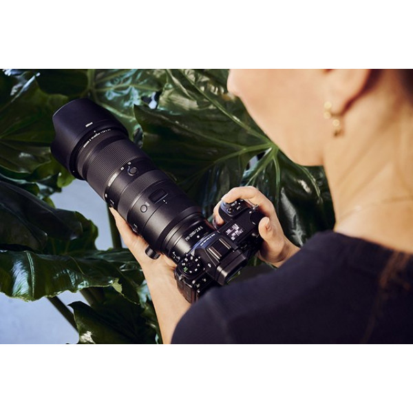 Фото - Фотокамера бездзеркальна Nikon Z 7II + 24-70 f/4 Kit (VOA070K001)