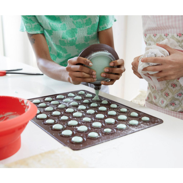 Фото - Коврик для выпечки Lekue "Макаруны" 2 пр. Baking Mats 2 пр. (880384)