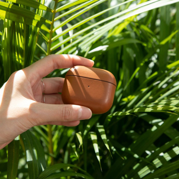 Фото - Чохол для навушників Native Union Leather Case Tan for Airpods 3rd Gen (APCSE-LTHR-BRN-V2)